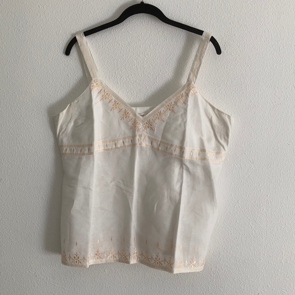 ❗️Cream Old Navy Perfect Fit Tank Top❗️